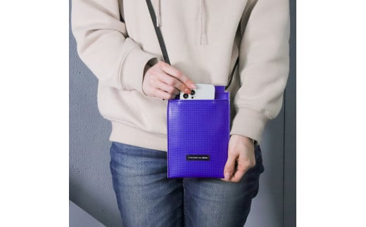 スマホショルダー/ ブルー M120