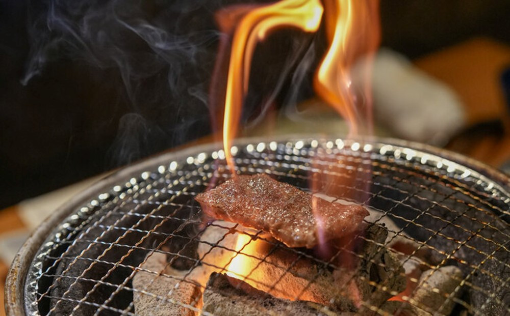 ホルモン焼肉ぶちの　広島名物コウネ（味付き）詰め合わせ＋ぶちの合わせ塩付き