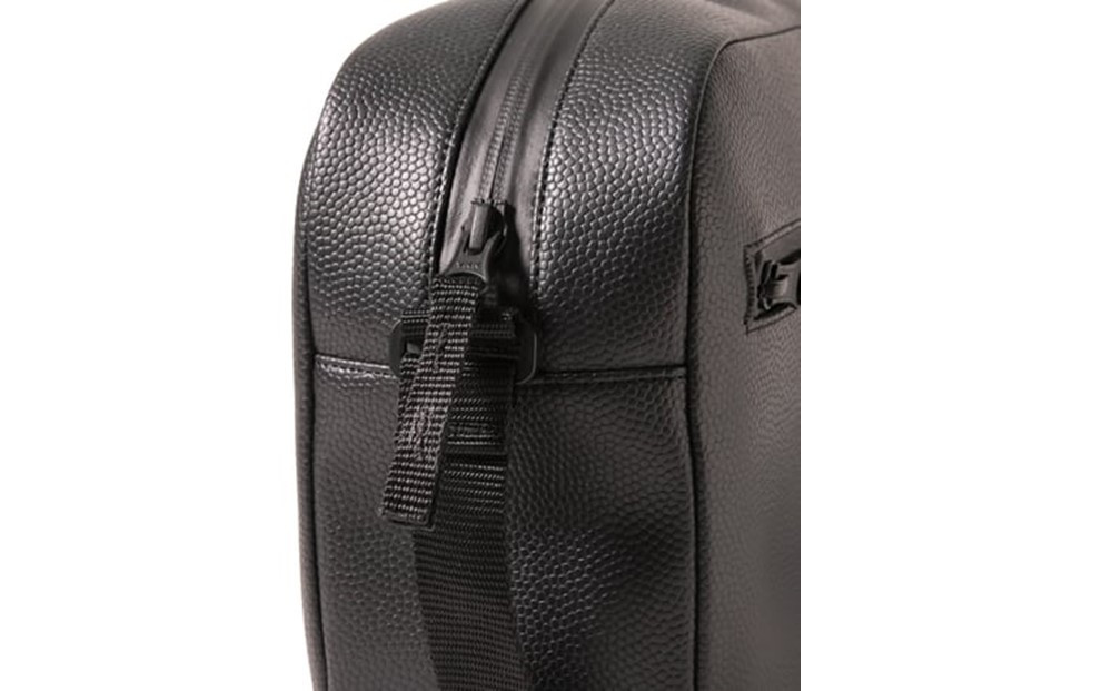 ショルダーバッグ/ ブラック E126