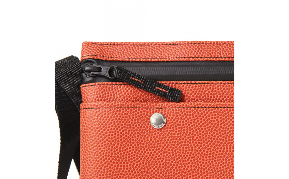 幎å
çºéïŒãµã³ãã·ã¥/ ãã©ãŠã³ M048