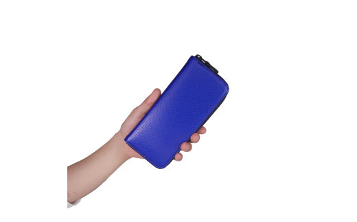 ラウンド長財布/ ブルー M025