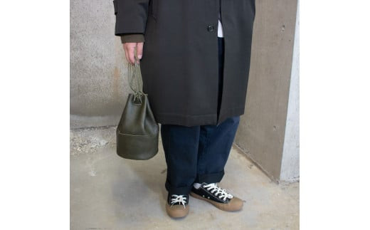 巾着ポーチ 栃木レザーWコガシ/カーキ L012