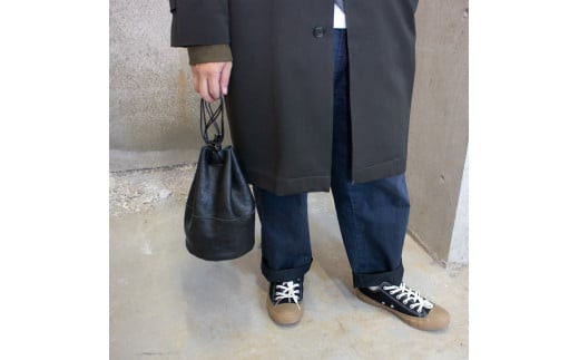 巾着ポーチ 栃木レザーWコガシ/黒 L012