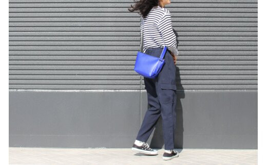 ＼年内発送／ポシェット /ブルー M023