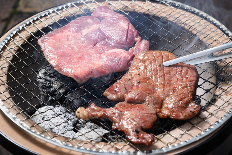 【厚さが選べる】国産牛たん1.5kg 尾野精肉店の牛タン瀬戸内レモン塩だれ｜選べる厚さ 厚切り 薄切り 塩だれ 瀬戸内レモン 数量限定 サイズ不揃い 訳あり 真空パック 小分け 冷凍 国産牛 牛肉 牛タン 広島県 竹原市　※離島への配送不可