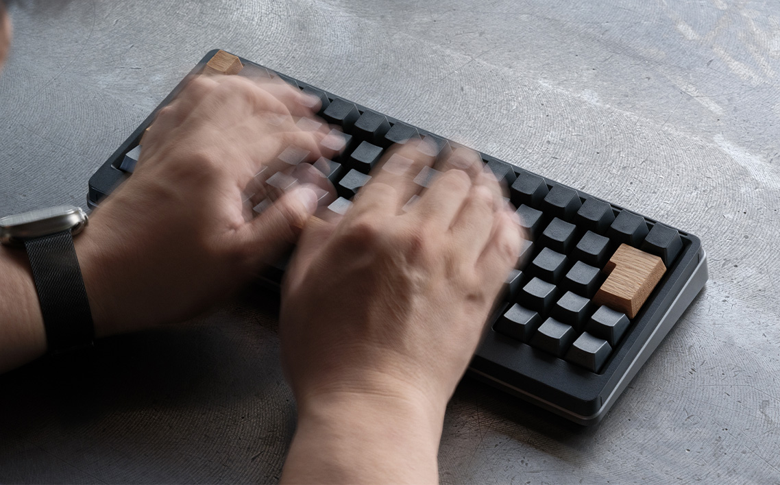 HHKB Studio専用 木製キートップ 日本語配列 オーク ／ HHKB Studio キートップ 木製キーボード オーク 無垢材 キーキャップ 木目 デザイン カスタムキーボード 静音タイピング 打鍵音改善 タイピング快適化 手触り ナチュラル素材 デスク環境 おしゃれガジェット 日本製 精密加工 ハンドメイド 経年変化 広島県 No.1231-02
