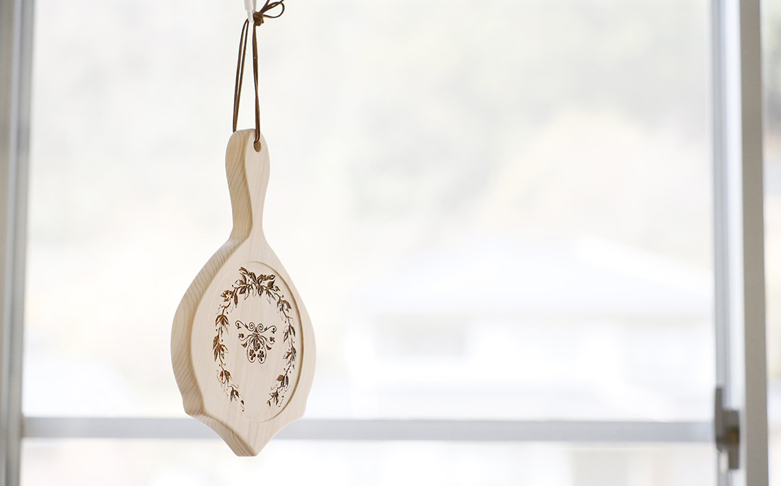 まるで手鏡のような鍋敷き C No.1113