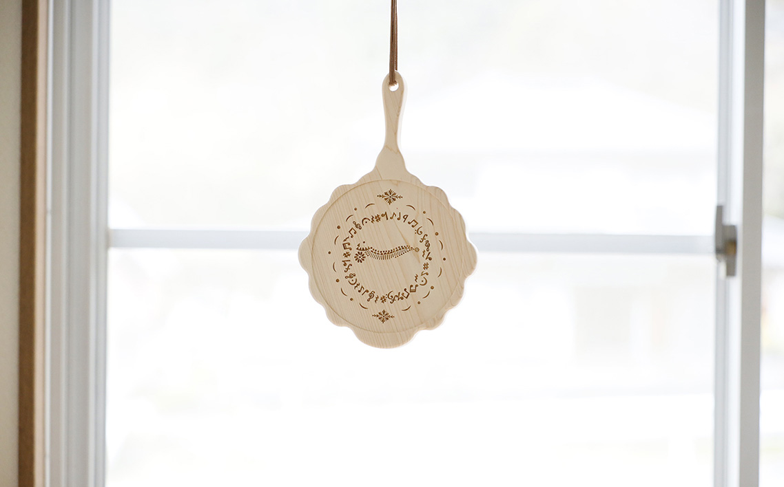 まるで手鏡のような鍋敷き B No.1112