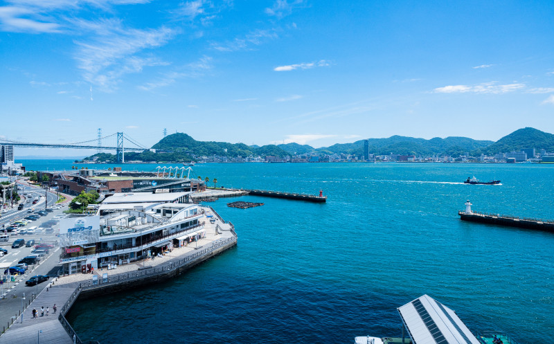 ペア宿泊券 下関グランドホテル 海側ツイン2名様 〜「唐戸市場」クーポン付〜 唐戸市場 海響館 下関 山口 旅行 関門海峡 門司 観光 人気 寿司 魚市場 鮮魚