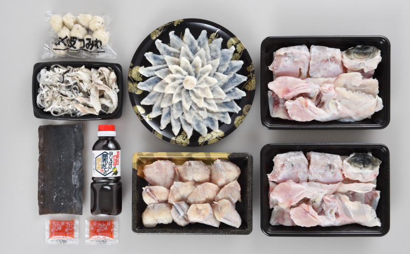 【順次発送】 ふぐ 料理 満喫 セット 4〜5人前 冷凍 ( 鮮魚 魚介 フグ刺し マフグ 国産真ふぐ 本場 ふぐ刺し 河豚 てっさ ちり 切身 あら 鍋 海鮮鍋 低カロリー 高タンパク 低脂肪 コラーゲン ポン酢 もみじおろし 昆布 付き プレゼント ギフト お中元 お歳暮 記念日 ) 下関 山口 指定日可 ヤマモ水産