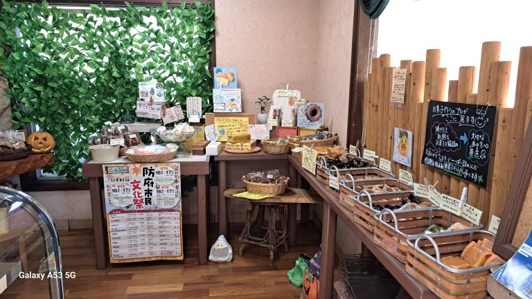 長州ひとめぼれロール 株式会社シェ・モム 山口県 防府市 O-I23 ロールケーキ 抹茶 小豆 ういろう 米粉 スイーツ 菓子 デザート 和洋折衷 もちもち