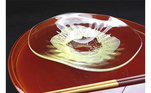＜ガラス作家 池本美和＞皿「Wind」 吹きガラス 硝子 ガラス 皿 池本美和 贈り物 ギフト  工芸品 F6L-460