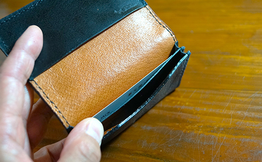 本革製名刺入れ＜レッド＞ ハンドメイド 国産牛ヌメ革 名刺入れ 名刺 ケース 本革 レザー 革製品 贈り物 ギフト レッド  ファッション小物 服飾品 ファッション F6L-259