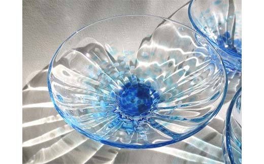 ＜ガラス作家 池本美和＞器「水の瞬き」 吹きガラス 硝子 ガラス 皿 フルーツ皿 池本美和 贈り物 ギフト  工芸品 F6L-446