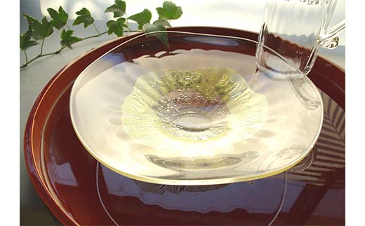 ＜ガラス作家 池本美和＞皿「Wind」 吹きガラス 硝子 ガラス 皿 池本美和 贈り物 ギフト  工芸品 F6L-460