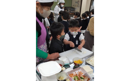 子ども食堂とフードパントリーへの支援（50,000円）