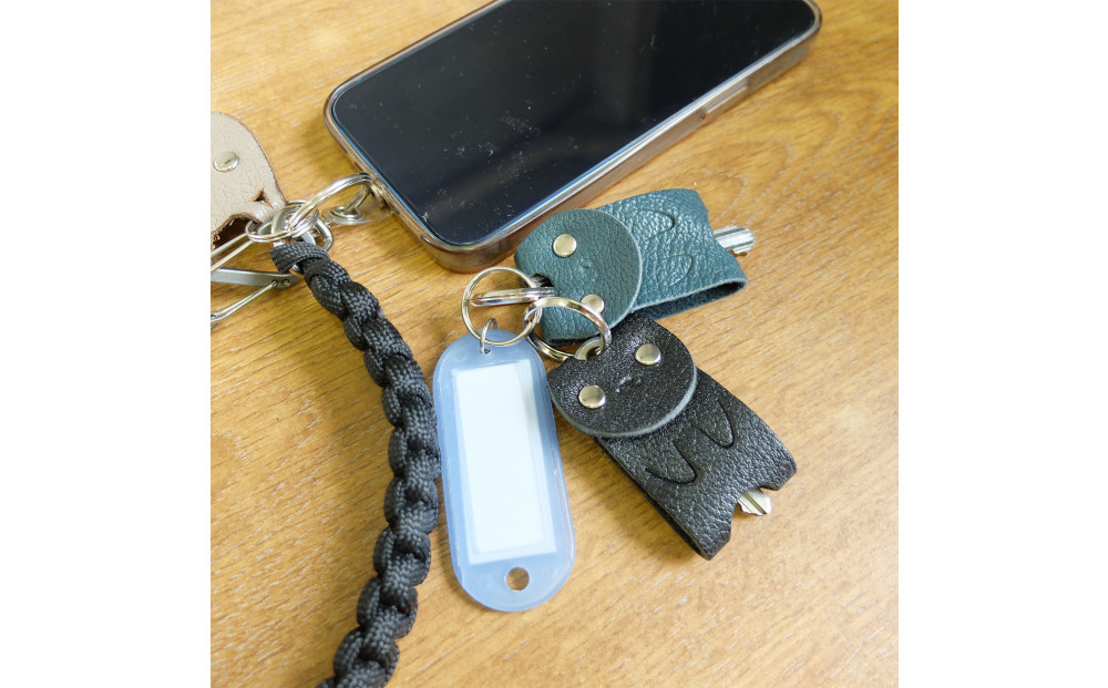KUROKAWAカギ守猫ミニ miniキーカバー本革リング付きカラフル【グレージュ】