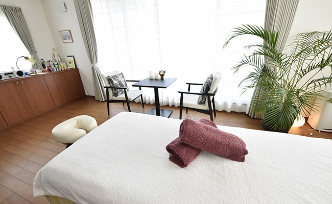 アロマリンパトリートメント（120分コース）　女性限定　プライベートサロン　アロマ　リンパ　くつろぎ　マッサージ　