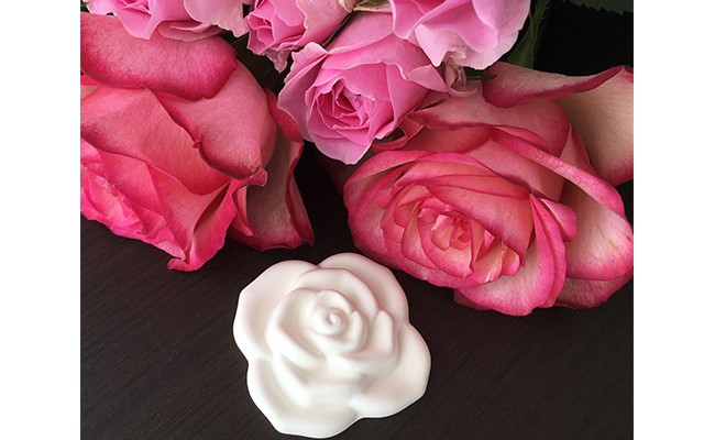 ローズトリートメント（９０分コース）　女性限定　プライベートサロン　アロマ　ダマスクローズ　リンパ　くつろぎ　マッサージ　