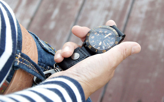 ぬめ革の時計ホルダー／Type-A（幅：20mm）ブラック