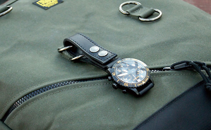 ぬめ革の時計ホルダー／Type-B（幅：20mm）キャメル