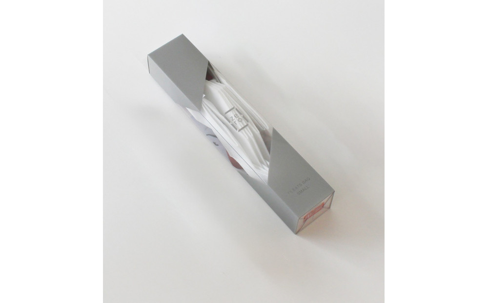 香川県産 プリーツバッグ・ストライプ・スモール［ シルバー １点］軽やかで上品な透け感のあるバッグ