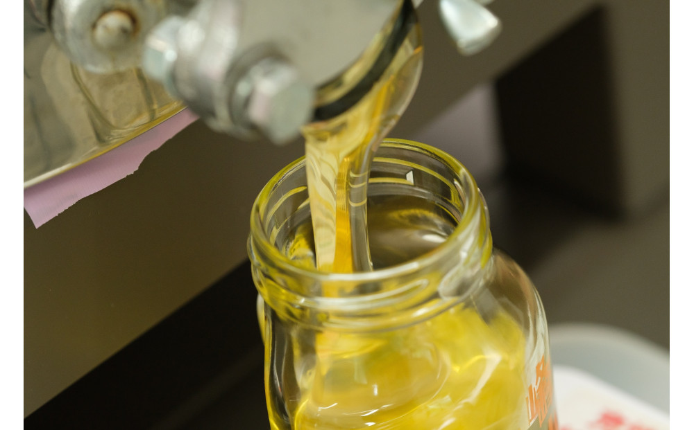 季節違いの峰山ハチミツ大瓶2本セット