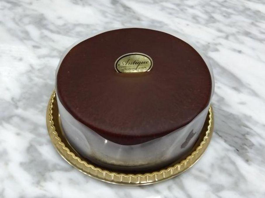【サイズ　4号】生チョコレートケーキ　coffeebeans & sweets Antiqueのガナッシュショコラ