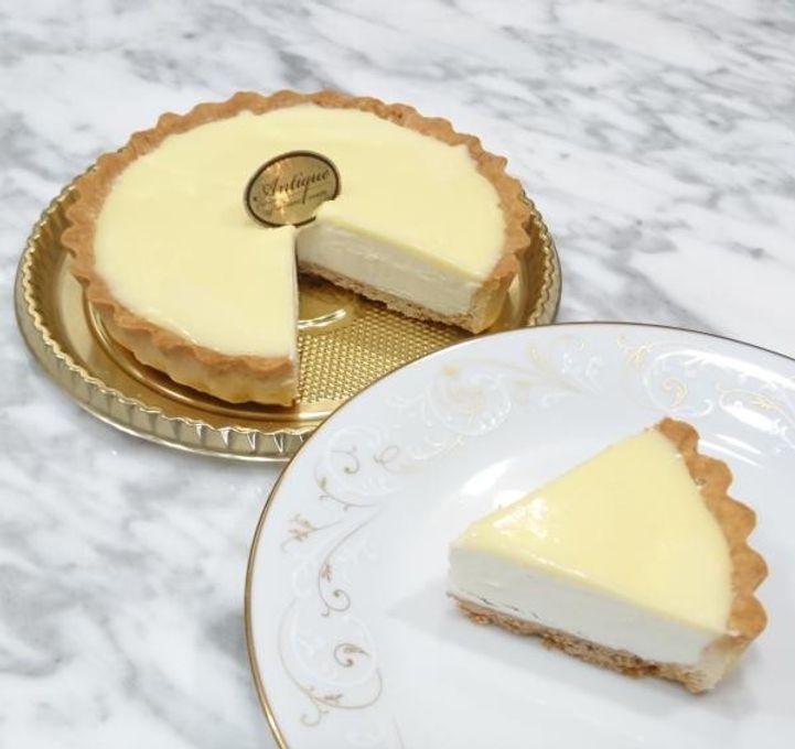 【サイズ　4号】ホワイトチョコミルクアイスタルト（ホワイトチョコアイスケーキ)