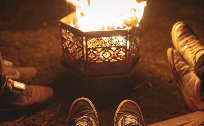 火DOCKS 鉄製 焚き火台 焚火台 キャンプ アウトドア 六角形 オリジナル 組み立て式 手提げ付き 