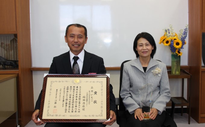 福田さんちのイチゴ(さぬきひめ) 3Lサイズ 400g以上 ギフトボックス１箱【配送不可：北海道・沖縄県・離島エリア】苺 農園直送 いちご採れたて直送 果物類 