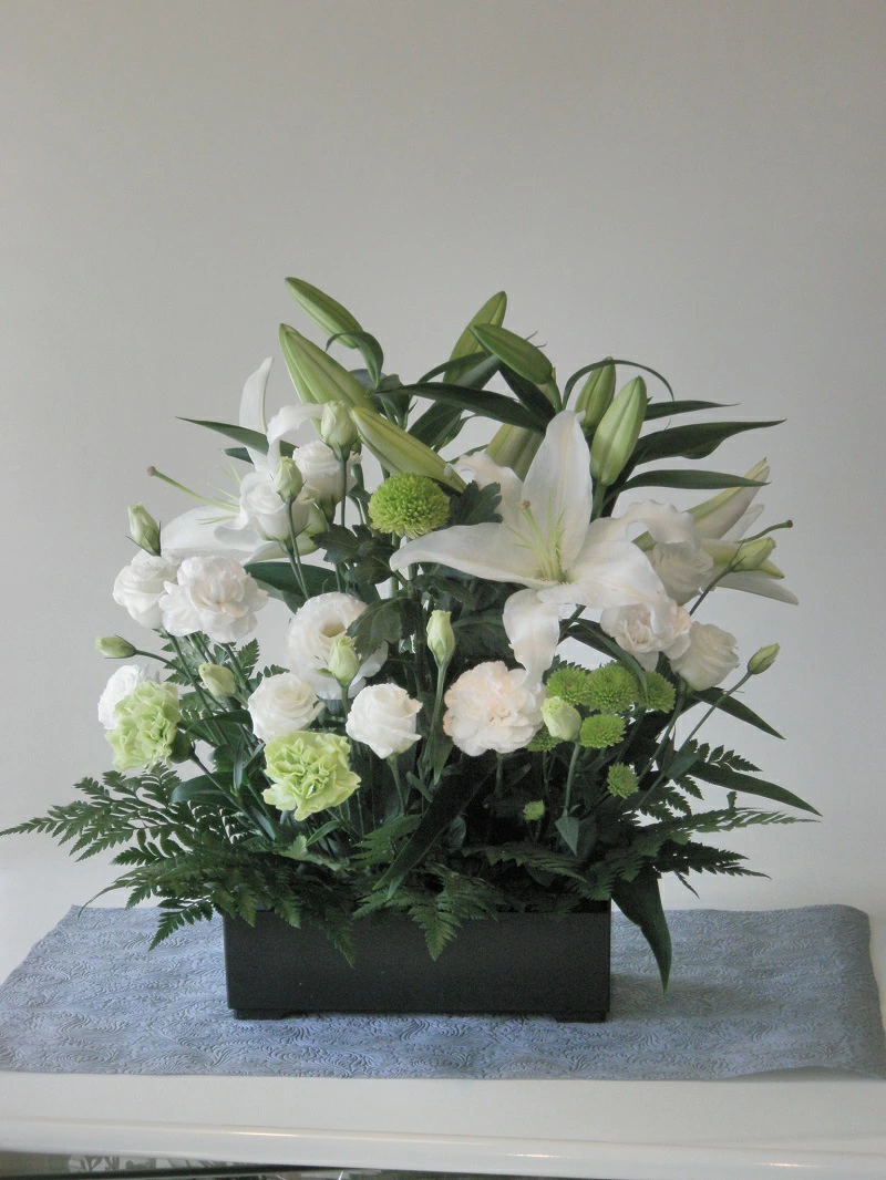 M75-0004_Flower Station NIINAから「花の里三豊市の季節のお供え用フラワーアレンジメント」NO.2