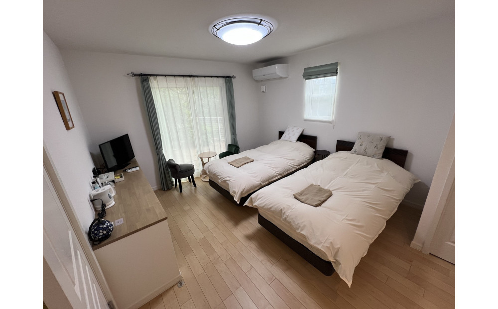 小豆島の小さなホテル くすの木とオリーブの森-KEI- 宿泊チケット 1泊朝食付 くすの木の部屋 (2名1室）