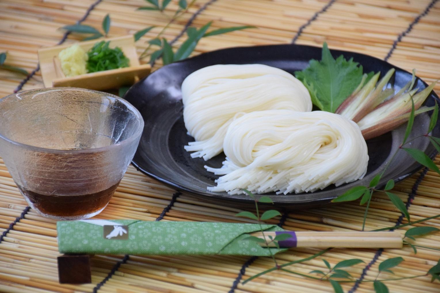 小豆島 手延素麺「島の光 黒帯・古(ひね)物」1kg(50g×20束)