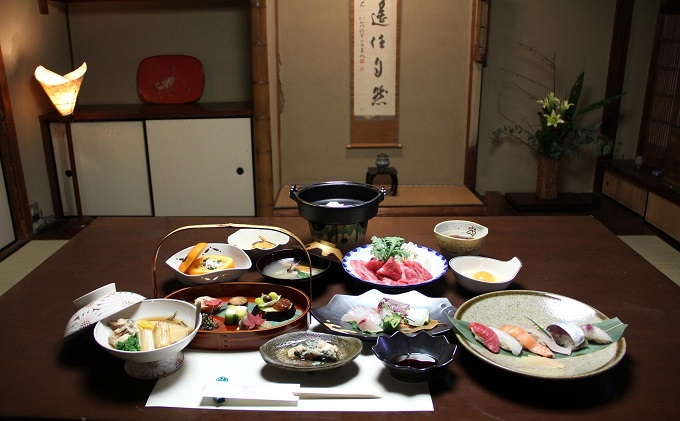 【一棟貸の町家「古街の家」】「料亭公楽」特選料理付宿泊プラン 旅行 宿泊券 お食事券 チケット 