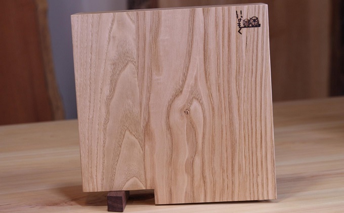 栗のまな板スタンド付き小 キッチン用品 食器 小皿 工芸品