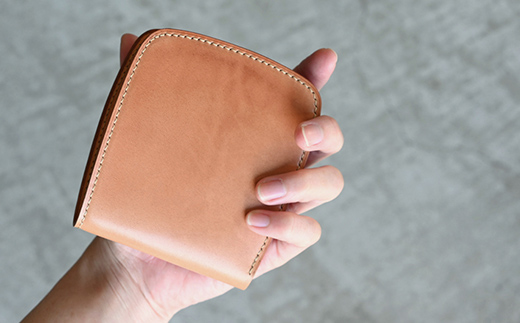 コードバン & ブッテーロ シェル型二つ折り財布 （ナチュラル） F5J-1054