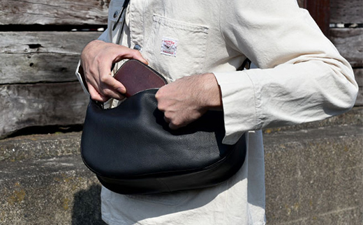 ミネルバボックス ボディーバッグ （ブラック） F5J-1063