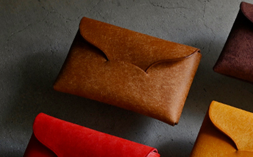 封筒のような プエブロレザーの名刺も入るシームレスカードケース 【コニャック （キャメル系）】 F5J-1034