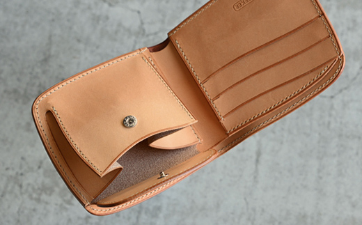 コードバン & ブッテーロ シェル型二つ折り財布 （グリーン） F5J-1057