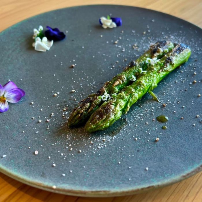 アスパラ王子が育てた自慢のアスパラ　おおもりやオリジナル　穂だけアスパラ1kg【予約受付：令和8年3～4月頃から順次発送】【H-77】