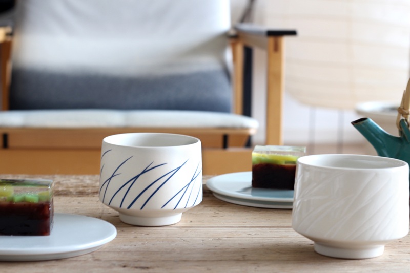 【Mustakivi】TUULI カップ WHITE｜ ムスタキビ Mustakivi むすたきび MUSTAKIVI Marimekko マリメッコ デザイナー 砥部焼 北欧 キッチン 食器 食器 湯呑 皿 ティーカップ 石本藤雄 フィンランド おしゃれ ギフト プレゼント 贈り物 テーブルウェア 数量限定 人気 おすすめ 愛媛県 松山市 送料無料