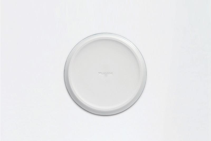 【Mustakivi】 PLATE 丸皿 GOSU｜ ムスタキビ Mustakivi むすたきび MUSTAKIVI Marimekko マリメッコ デザイナー 砥部焼 北欧 キッチン 食器 食器 湯呑 皿 ティーカップ 石本藤雄 フィンランド おしゃれ ギフト プレゼント 贈り物 テーブルウェア 数量限定 人気 おすすめ 愛媛県 松山市 送料無料