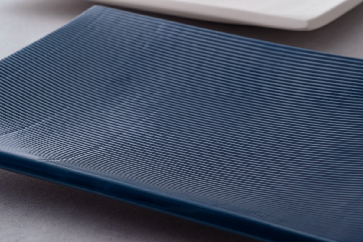 【Mustakivi】SOBA プレート BLUE｜ ムスタキビ Mustakivi むすたきび MUSTAKIVI Marimekko マリメッコ デザイナー 砥部焼 北欧 キッチン 食器 食器 湯呑 皿 ティーカップ 石本藤雄 フィンランド おしゃれ ギフト プレゼント 贈り物 テーブルウェア 数量限定 人気 おすすめ 愛媛県 松山市 送料無料