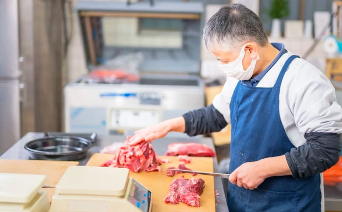 【全12回定期便】「愛姫牛」店主におまかせ旬セット【竹】800g（4人前）愛媛県大洲市/有限会社 木村屋精肉店 焼肉 焼き肉 すきやき すき焼き しゃぶしゃぶ ステーキ 赤身 牛肉 冷凍 冷凍肉 お肉 [AGCC061]