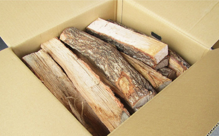 薪 大洲市産クヌギ・ナラ 約30kg　愛媛県大洲市/大洲市森林組合 まき 焚火 暖炉 キャンプ アウトドア [AGBK011]