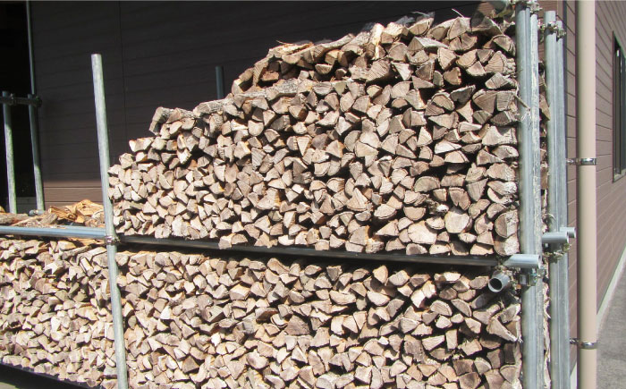 薪 大洲市産クヌギ・ナラ 約30kg　愛媛県大洲市/大洲市森林組合 まき 焚火 暖炉 キャンプ アウトドア [AGBK011]