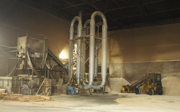 「いよ備長炭　四角」10kg [AGAK001] 愛媛県大洲市/ミスタースミス 備長炭 オガ炭 炭 炭焼き 炭火 脱臭 除湿