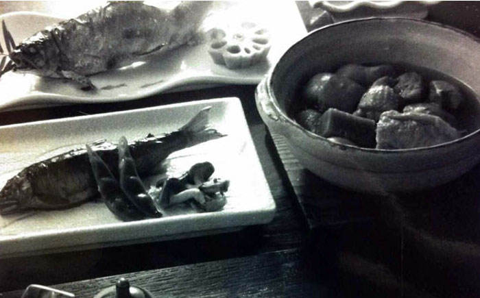 夜の大洲城を眺めながらのお食事【との町たる井2階席 お食事チケット10000円】 愛媛県大洲市/有限会社 樽井旅館 チケット ディナー 体験 食事 レストラン 和食 日本料理 いも炊き [AGAH017]