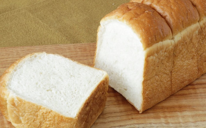 【全12回定期便】【冷凍】臥龍食パン2本 愛媛県大洲市/株式会社アライ 冷凍パン 食事パン 朝食 ベーカリー 冷凍 ぱん [AGAY049]